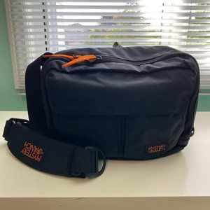 Mystery Ranch District 8